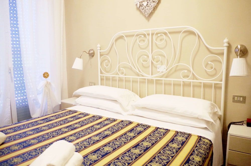 Hotel Vergilius Double or Twin Room 9