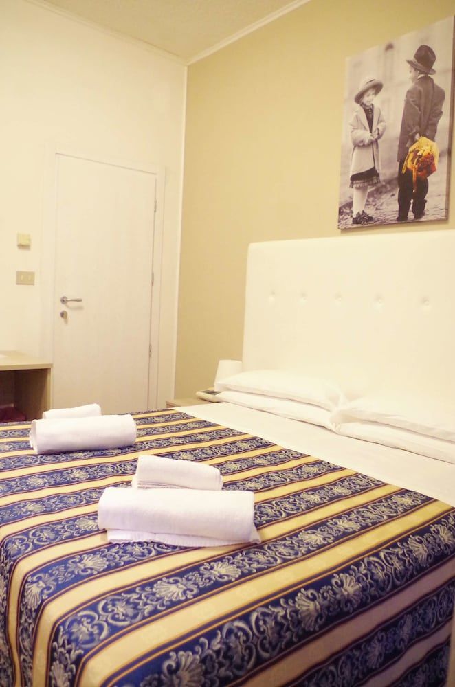Hotel Vergilius Double or Twin Room 10