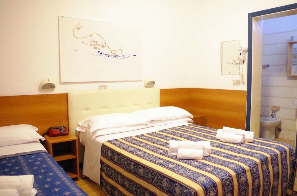 Hotel Vergilius Double or Twin Room 8