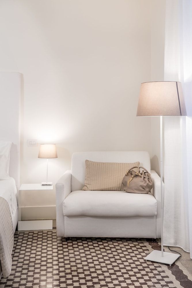 Suite, Balcony