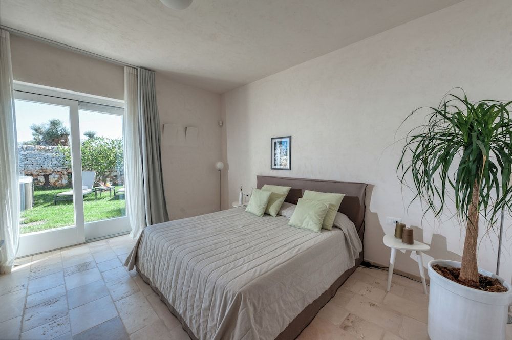 Junior Suite, Patio, Poolside