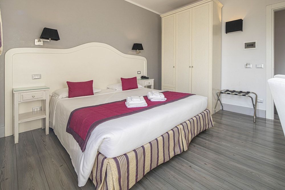 Suite Castrense Standard Double or Twin Room 15
