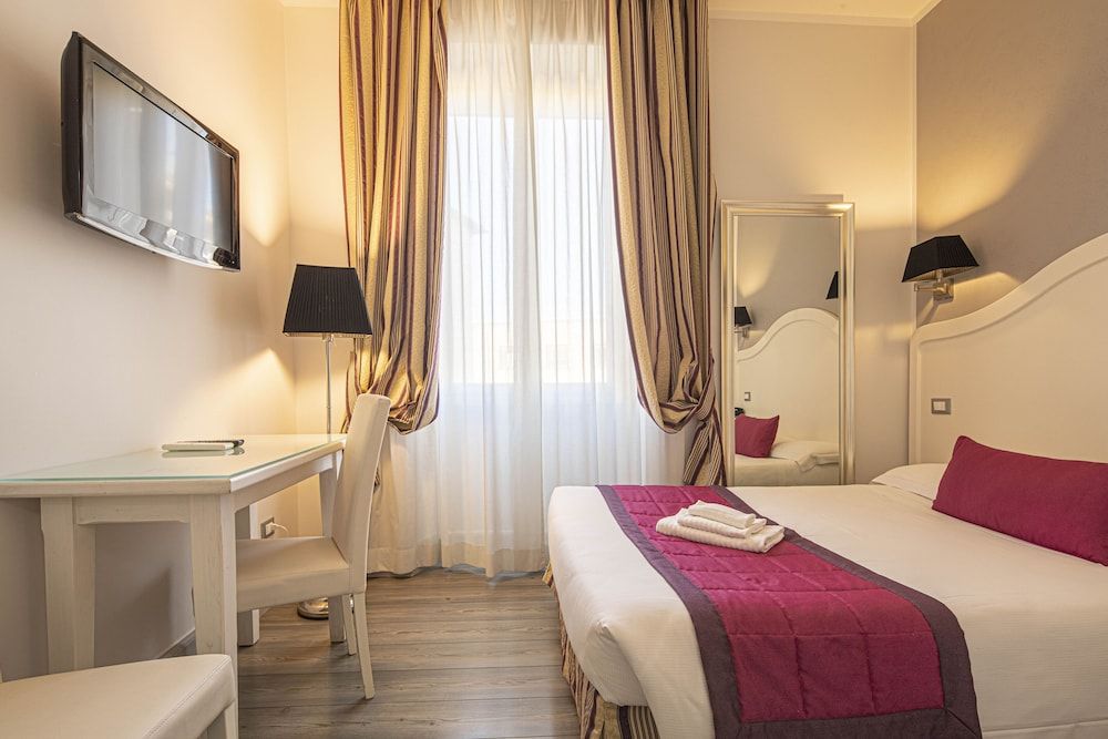 undefined Suite Castrense 10