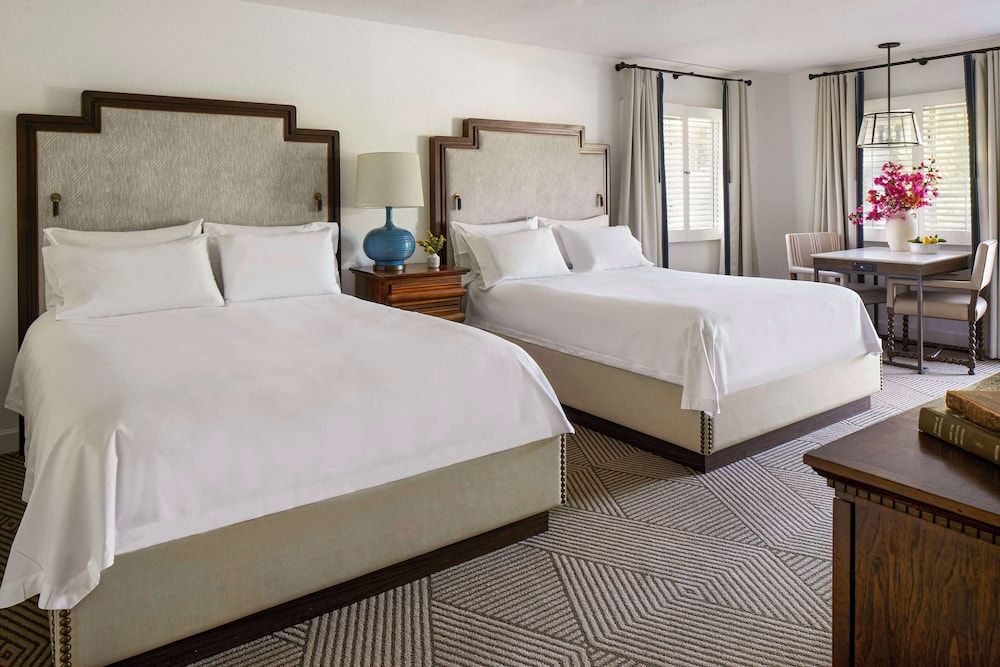 Room, 2 Queen Beds, Air conditioning, Mountain View