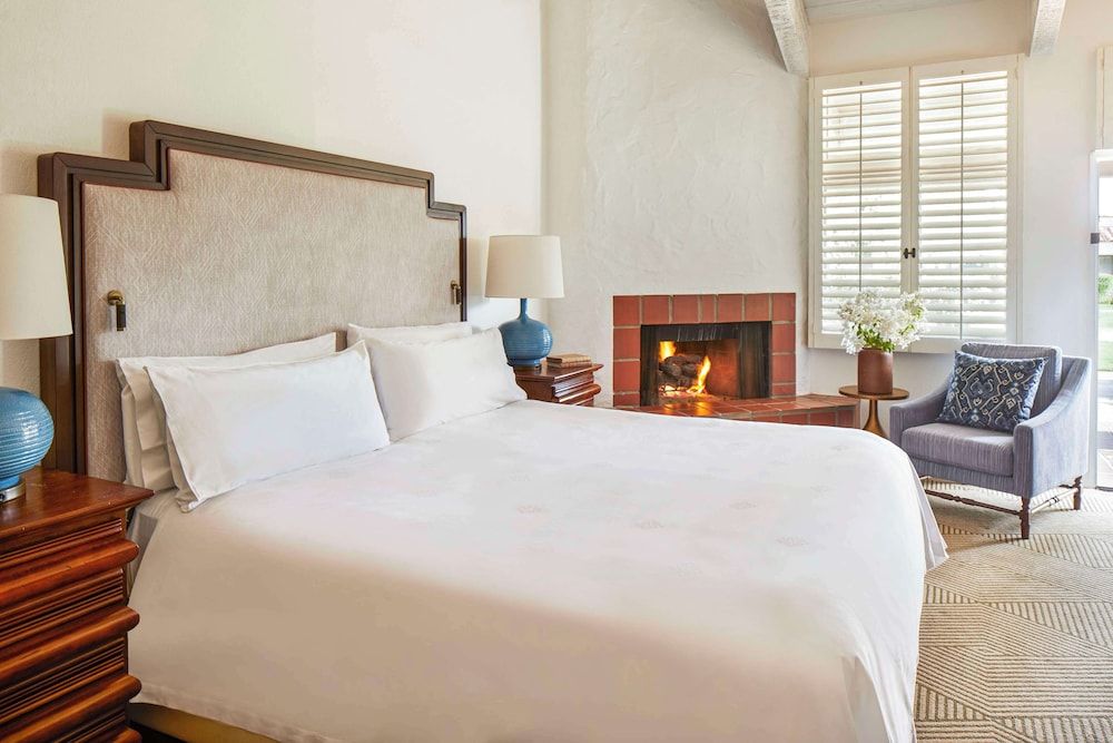 Room, 1 King Bed, Air conditioning, Mountain View