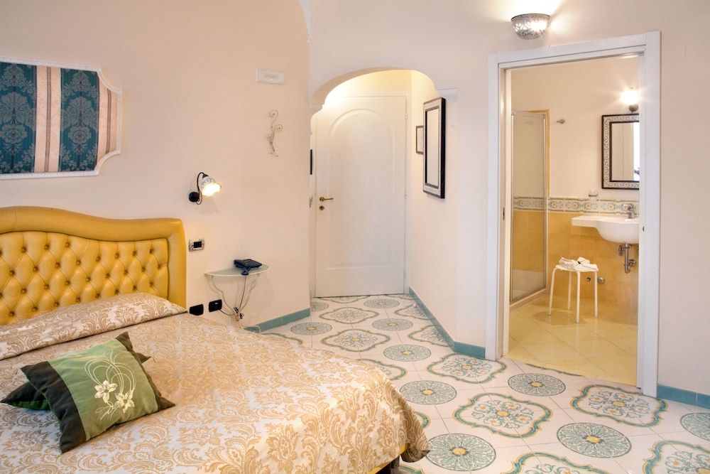 L'Antico Convitto Deluxe Room 4