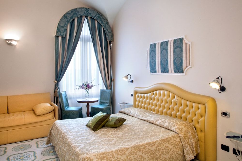 L'Antico Convitto Deluxe Room