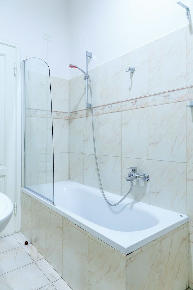 Leone X Guest House Classic Studio, 1 Bedroom 7