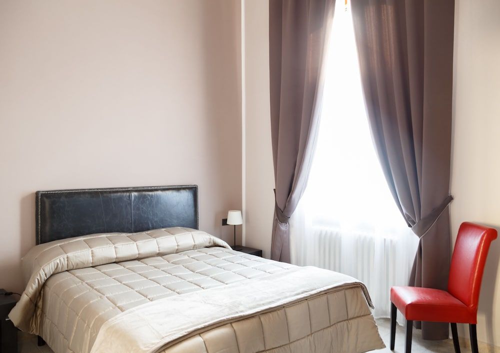 Leone X Guest House Standard Double Room 4