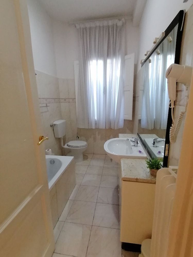 Leone X Guest House Classic Studio, 1 Bedroom 4