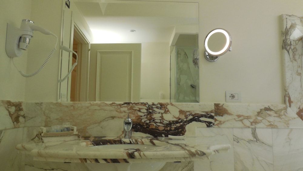 Hotel Marechiaro Grand Double Room, Partial Sea View 5