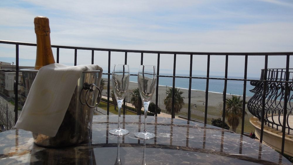 Hotel Marechiaro Grand Double Room, Partial Sea View