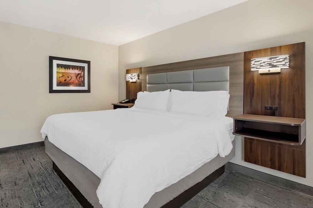 Suite, 1 King Bed, Jetted Tub