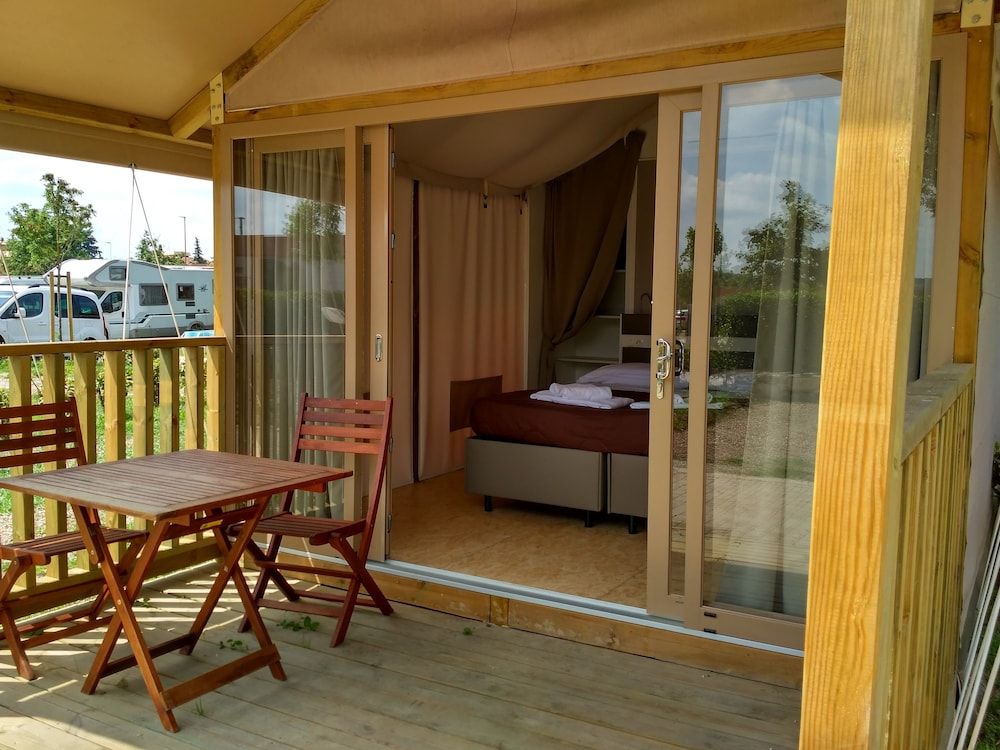 Hu Firenze Camping In Town Tent (Urban Safari) 3