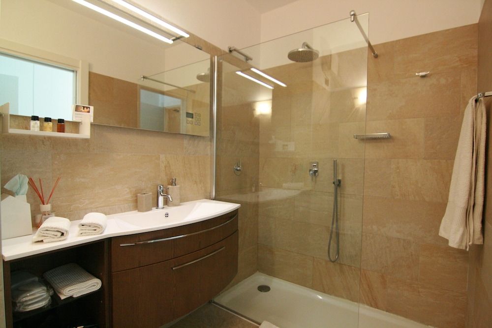 Experience Design Bed & Show Deluxe Double Room 4