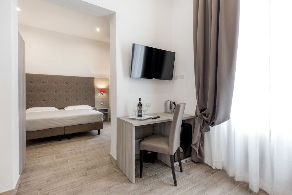 Apollo Guest House Superior Quadruple Room 7