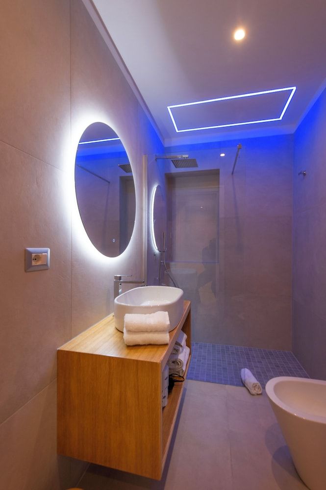 Residenza Borbonica Deluxe Triple Room, Courtyard View (Maria Sofia) 6