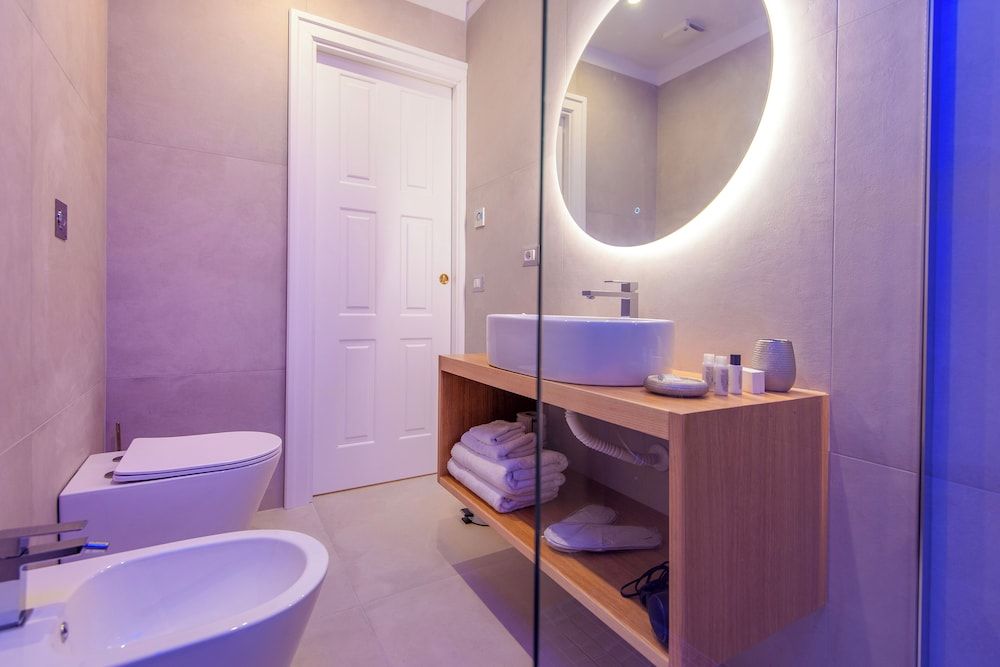 Residenza Borbonica Deluxe Triple Room, Courtyard View (Maria Sofia) 10