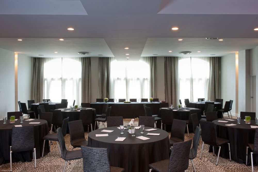 undefined Marseilles Beachfront Hotel 6