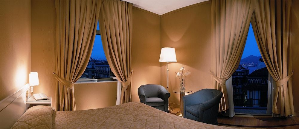 undefined Grand Hotel Vesuvio 9