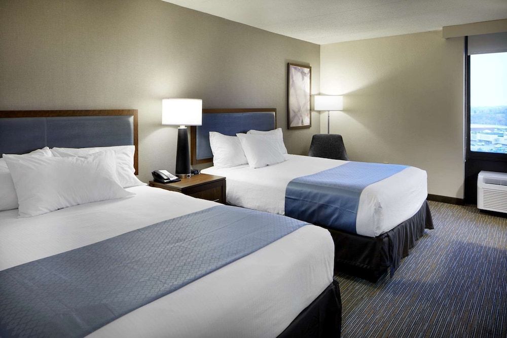 Deluxe Room, 2 Queen Beds, Mobility, Non Smoking