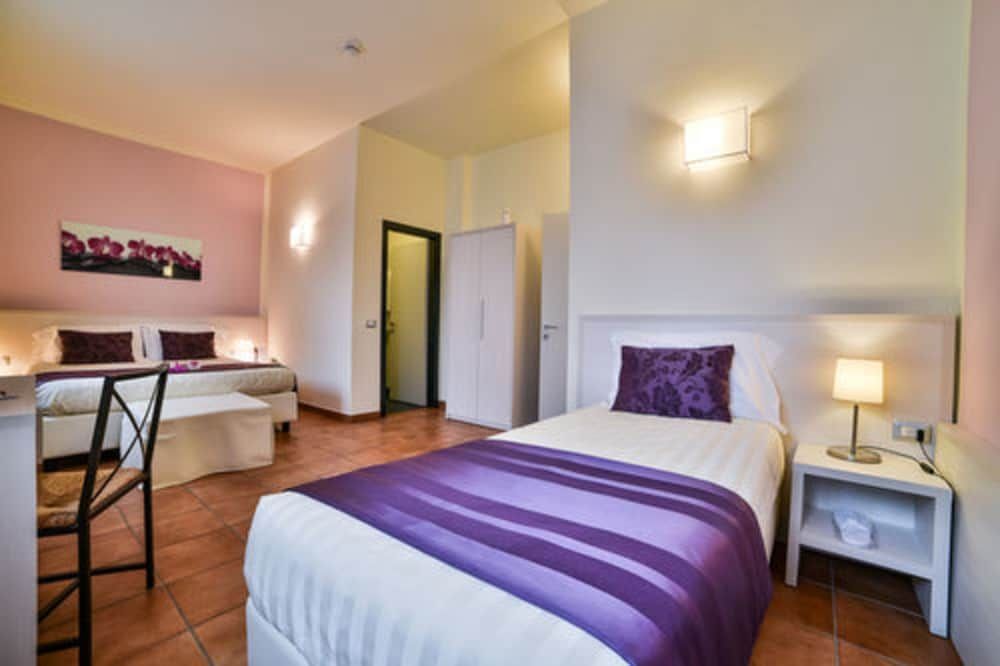 Hotel Bella Firenze Basic Quadruple Room, 1 Bedroom 3