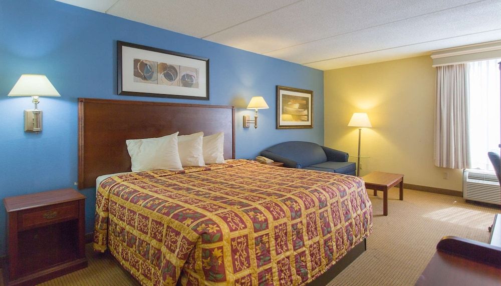 Studios and Suites 4 Less Western Branch