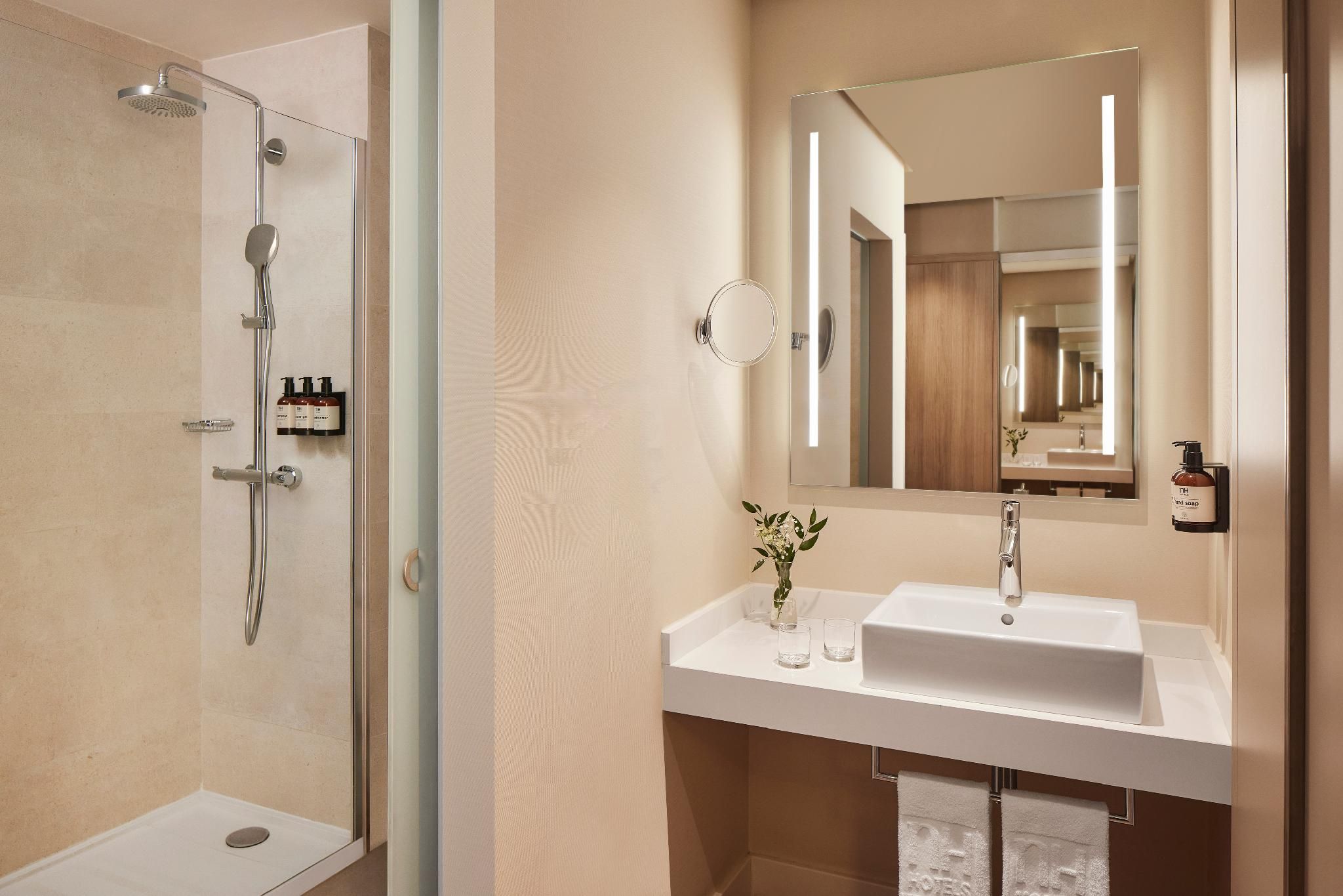 undefined NH Sevilla Plaza de Armas  10