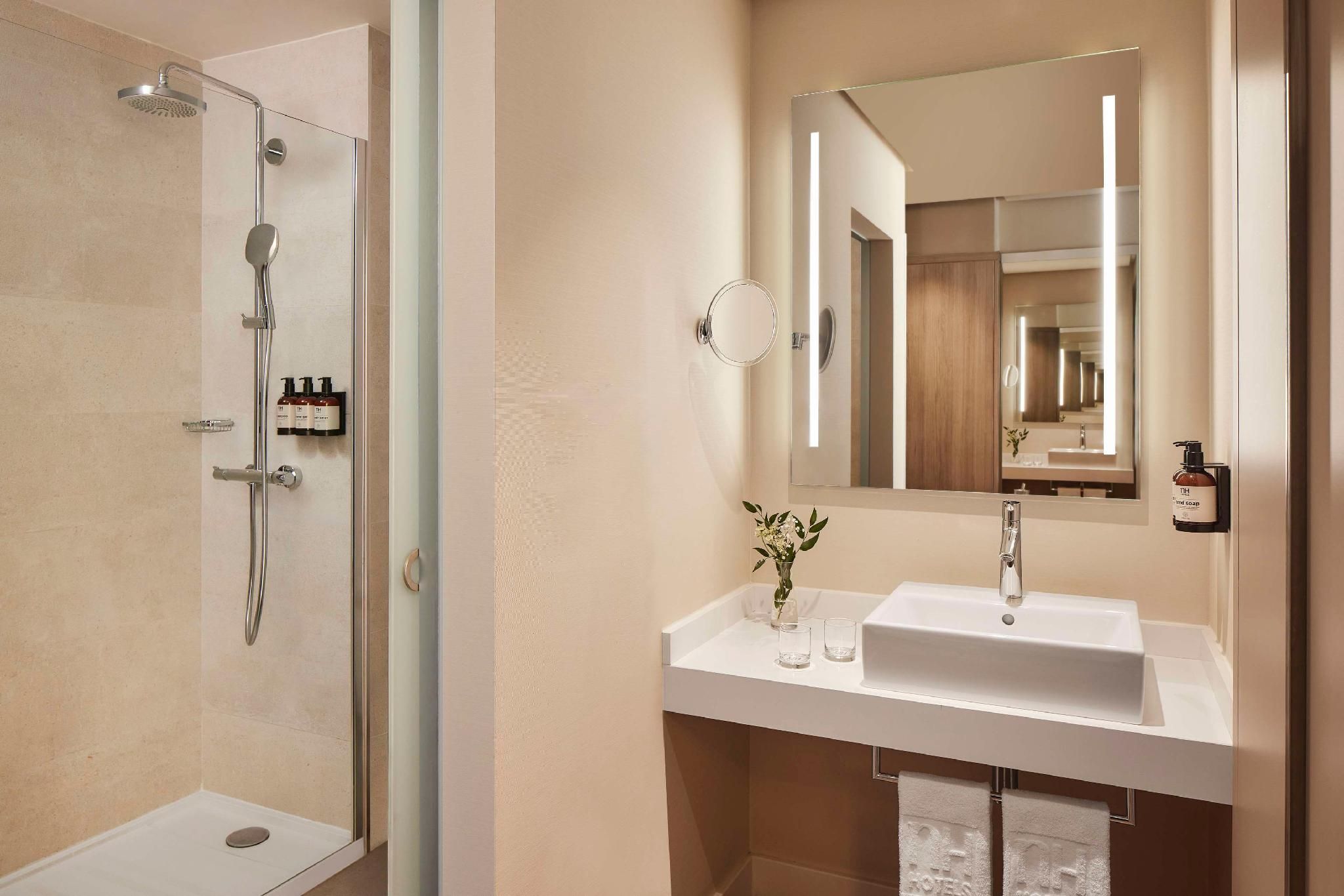 undefined NH Sevilla Plaza de Armas  4