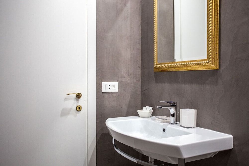 B&B Ca' Santo Spirito Superior Triple Room, 1 Bedroom, Private Bathroom 6