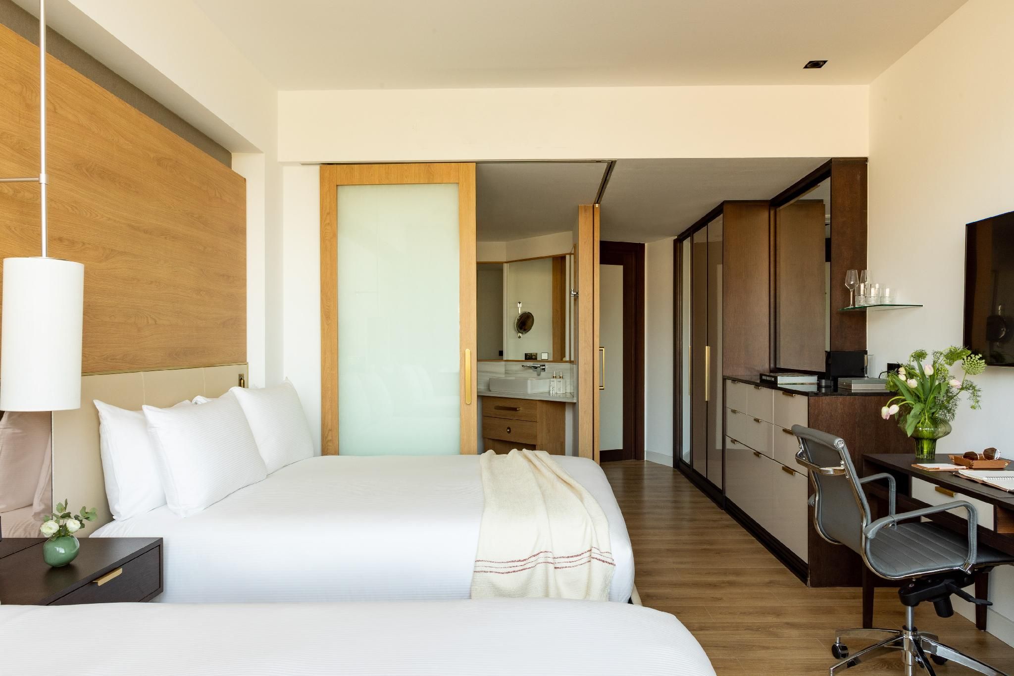 One Bedroom Suite Red Level 3 Adults