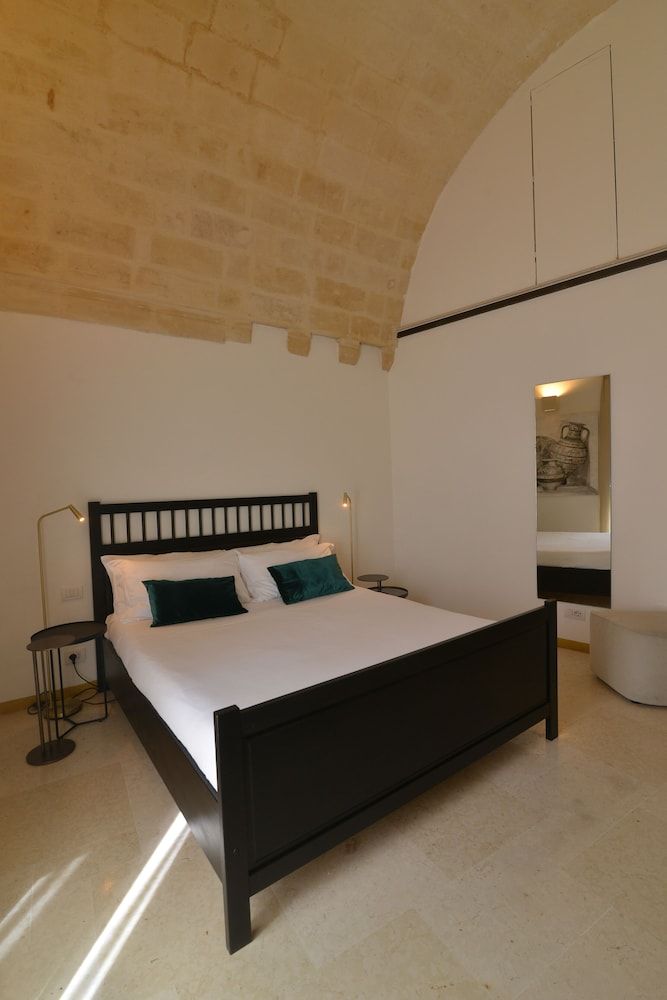undefined Le Malve Cave Retreat 2