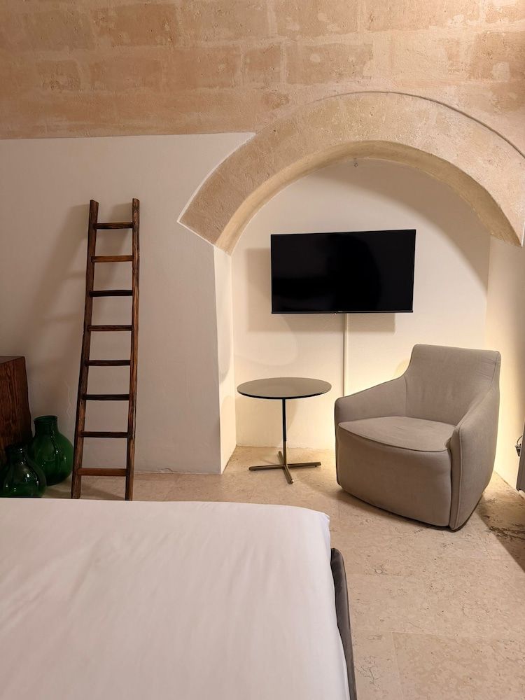 undefined Le Malve Cave Retreat 6