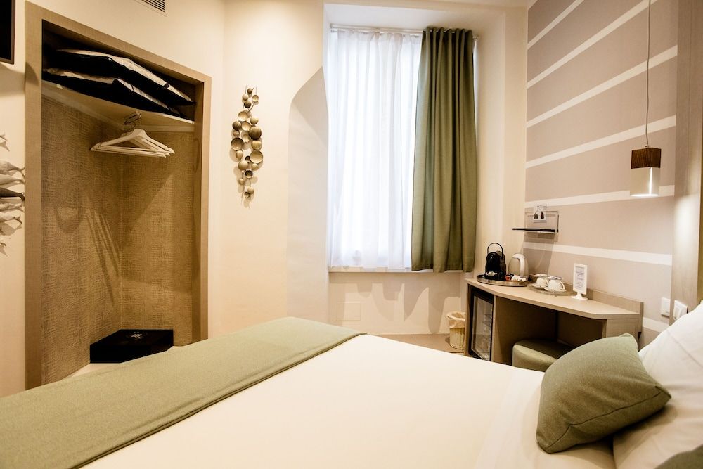 Standard Room (Via Di Monale 75)