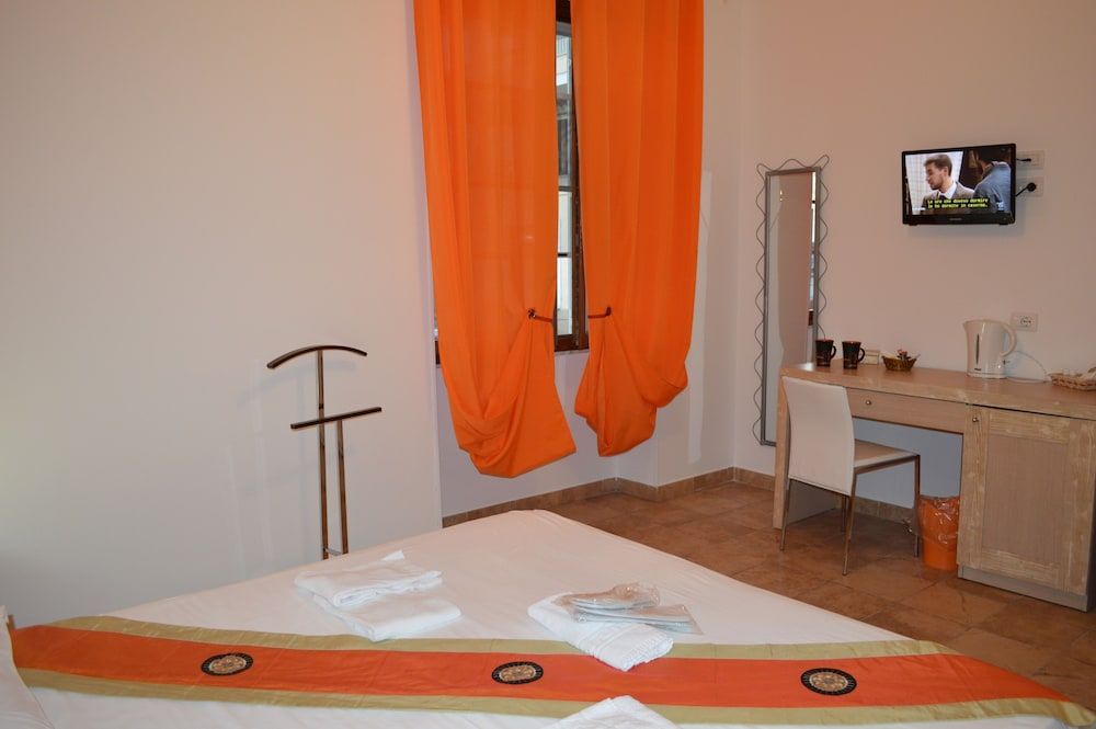 Butterfly Accommodation Double or Twin Room (Arancio) 7