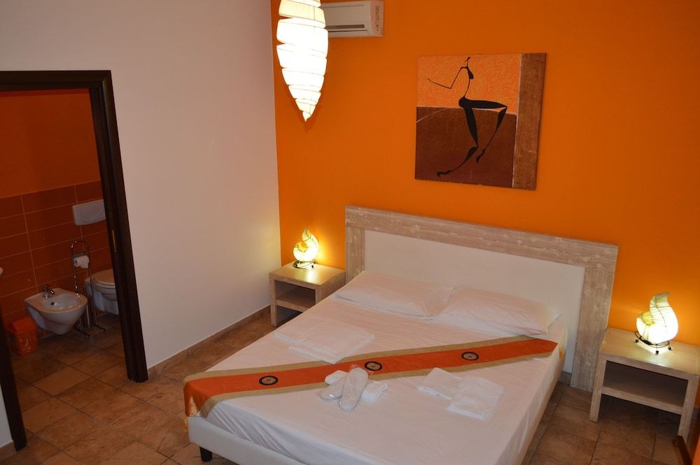 Butterfly Accommodation Double or Twin Room (Arancio)