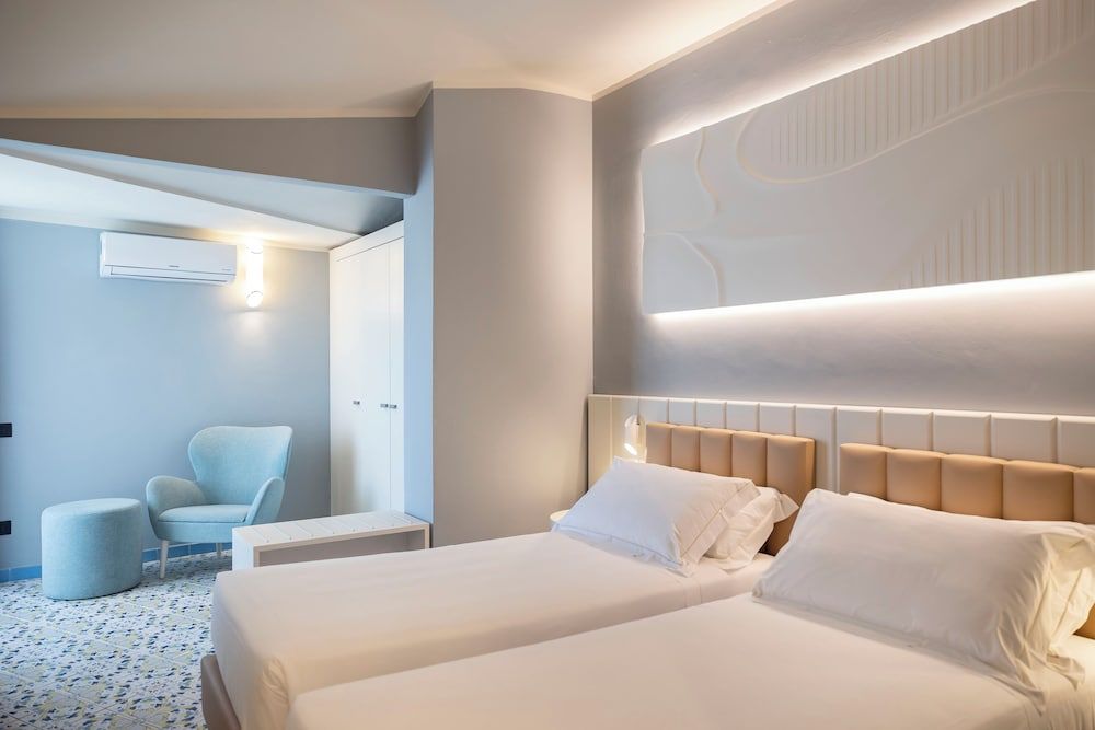 Grand Hotel Deluxe Double or Twin Room, Sea View