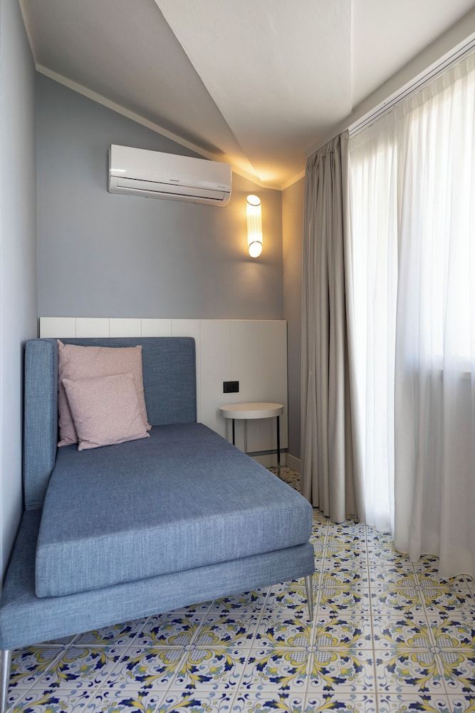 Grand Hotel Junior Studio Suite, Sea View 2