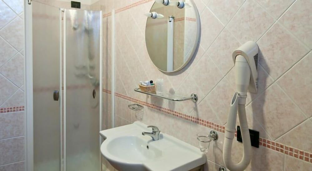 Hotel Blue Ribbon Double Room 2