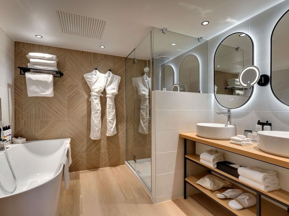 Pullman La Pléiade Montpellier Centre Deluxe Suite, 1 King Bed with Sofa bed 3