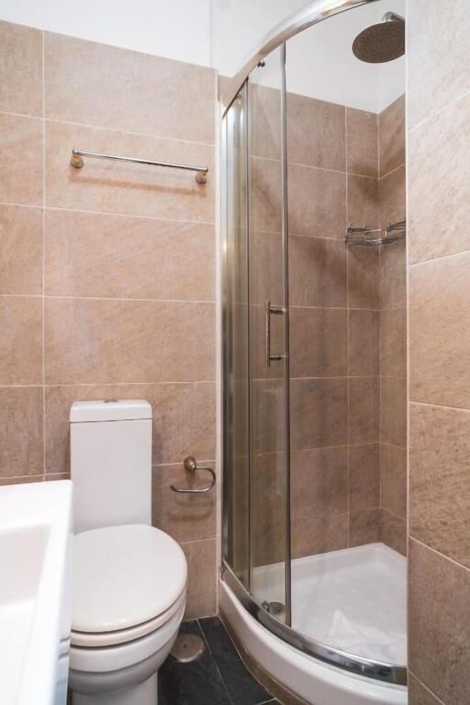 Golden Rooms Basic Double Room 11