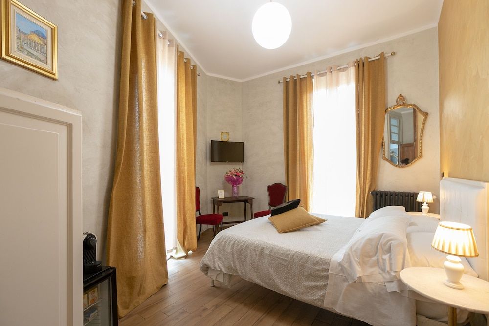 Golden Rooms Basic Double Room 6