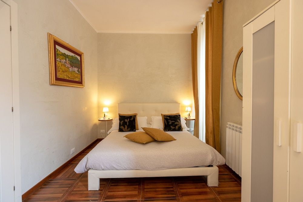 Golden Rooms Basic Double Room 2