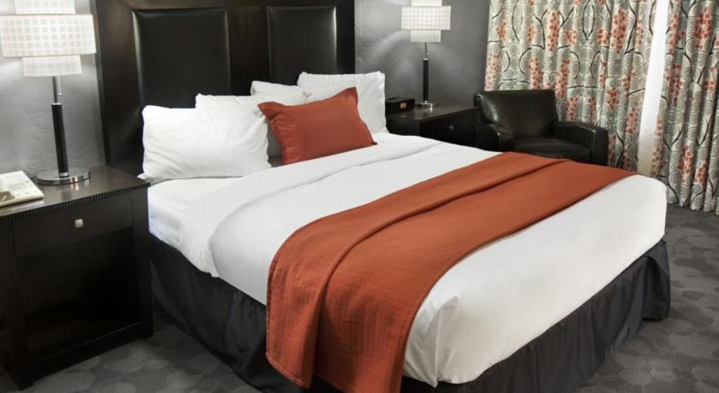 Golden Gate Hotel and Casino ROOM, QUEEN BED