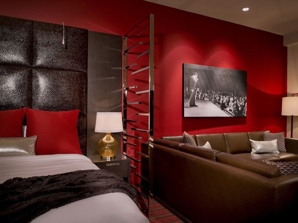 undefined Golden Gate Hotel and Casino 8