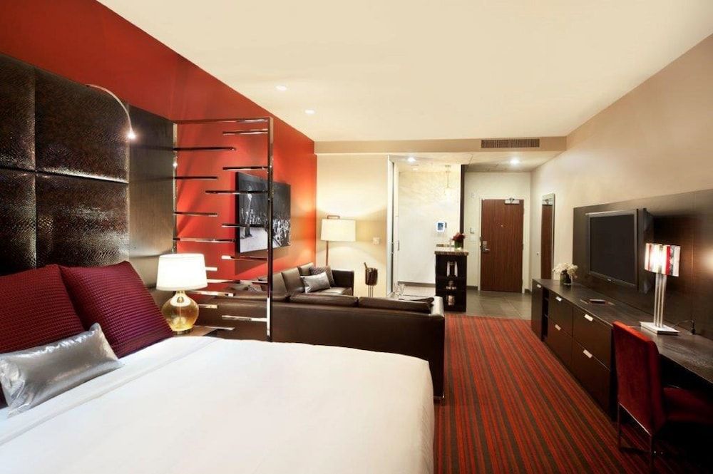undefined Golden Gate Hotel and Casino 7