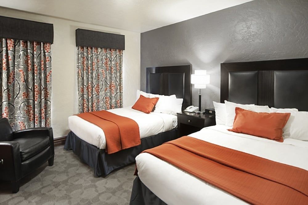 undefined Golden Gate Hotel and Casino 6