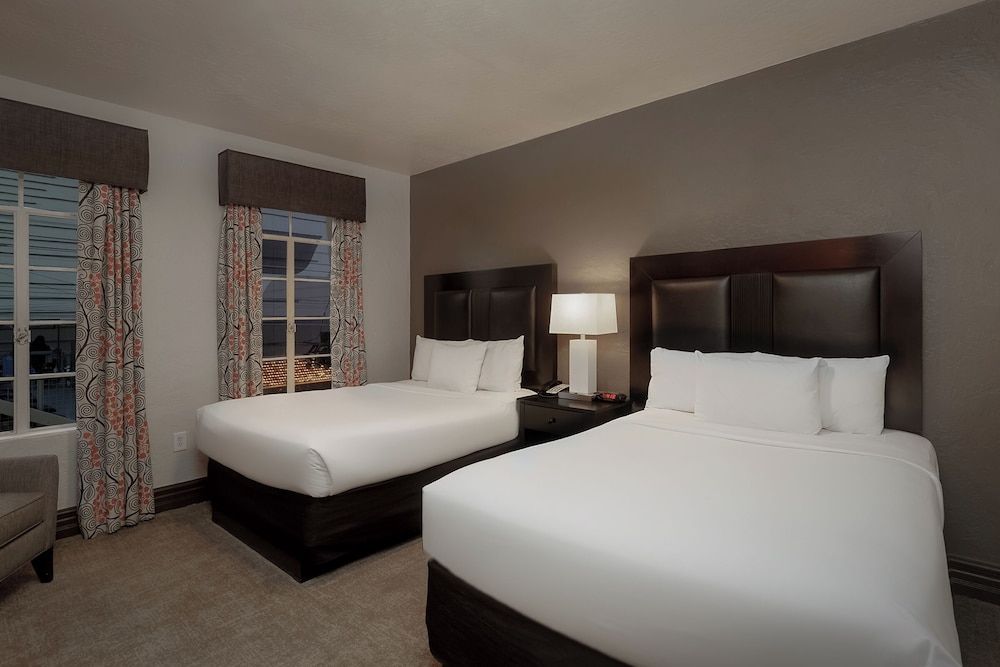 undefined Golden Gate Hotel and Casino 5