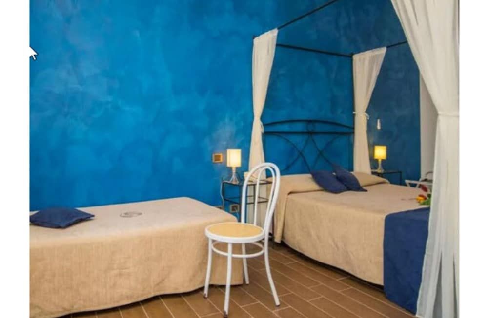 Hotel Noto Marina Triple Room 5