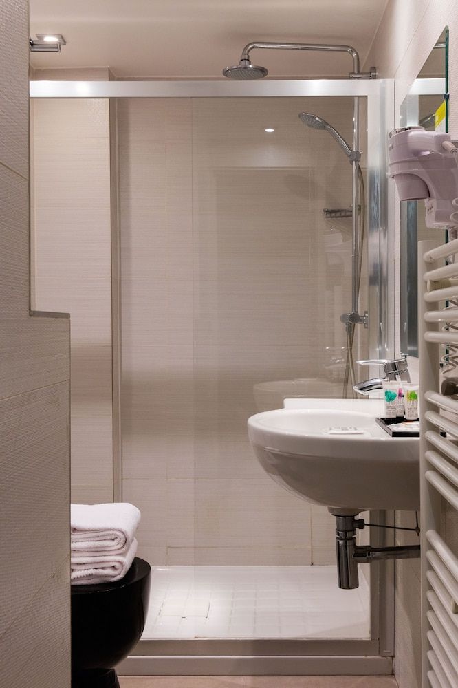 Hotel Berne Opera Double or Twin Room 7